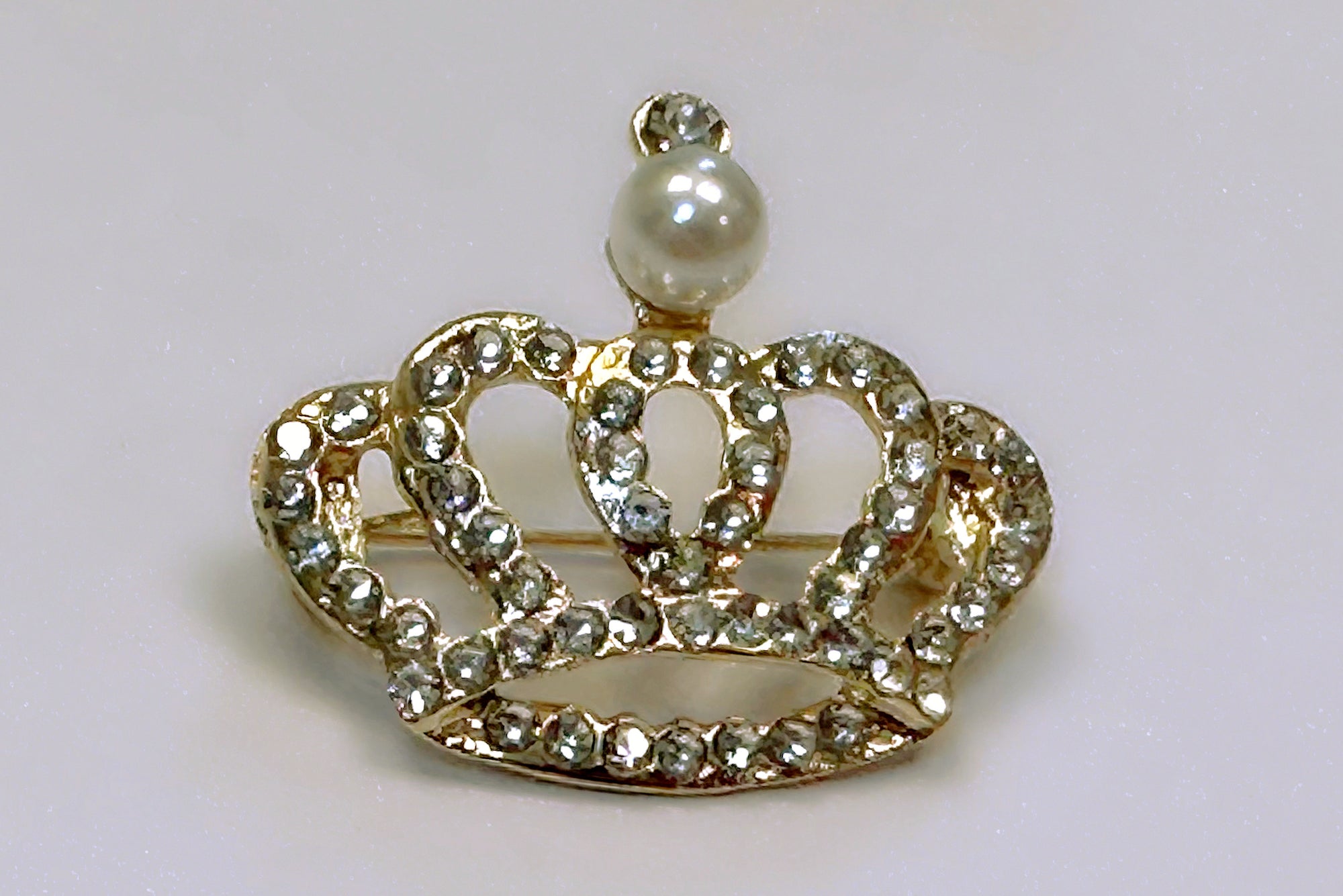 The Qeens Collection Pins