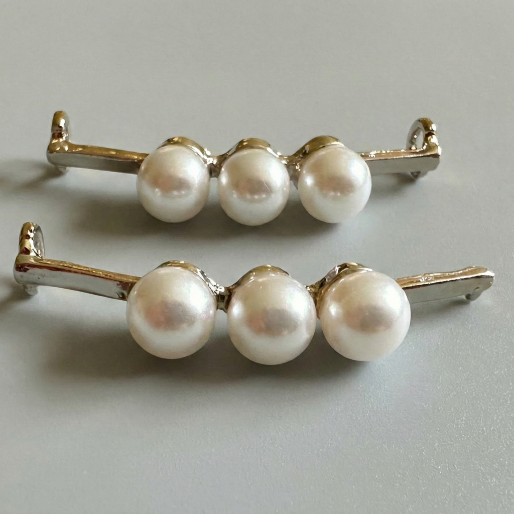 Gold Trinity Pearls Charm